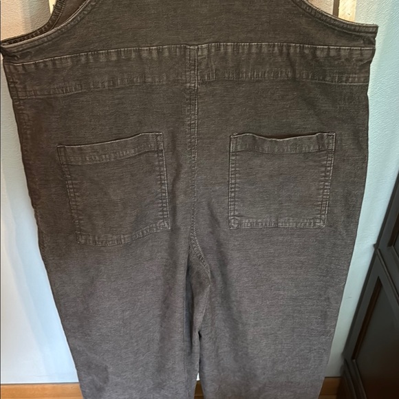 Aerie Gray Distressed Corduroy Overalls - Picture 7 of 13
